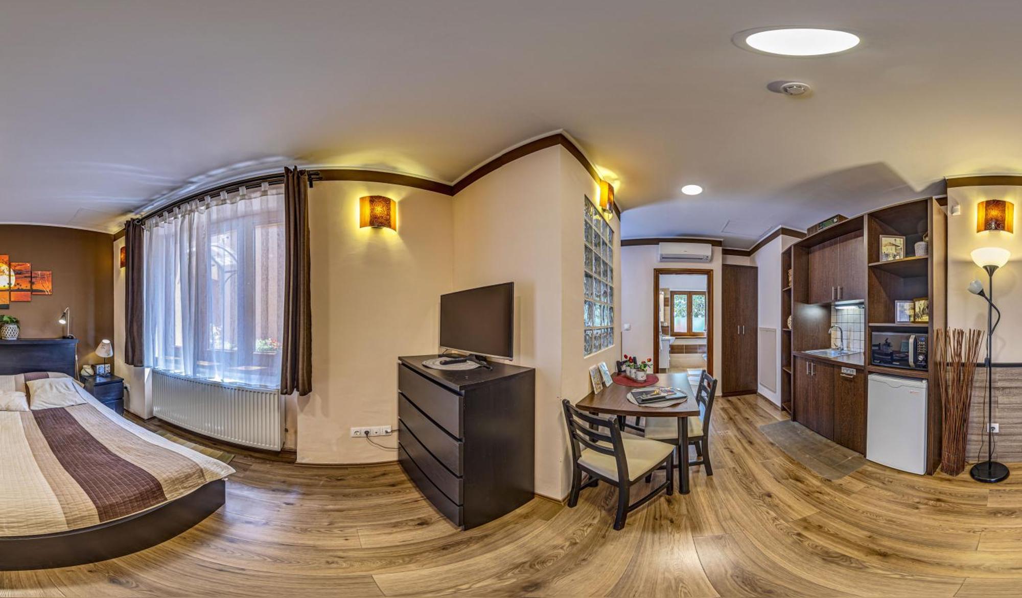 Napraforgo Wellness Haz Es Panzio Bed & Breakfast Pecs Exterior photo