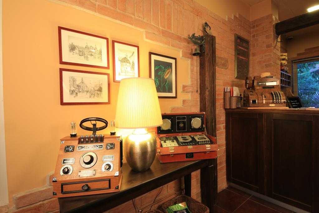 Napraforgo Wellness Haz Es Panzio Bed & Breakfast Pecs Exterior photo